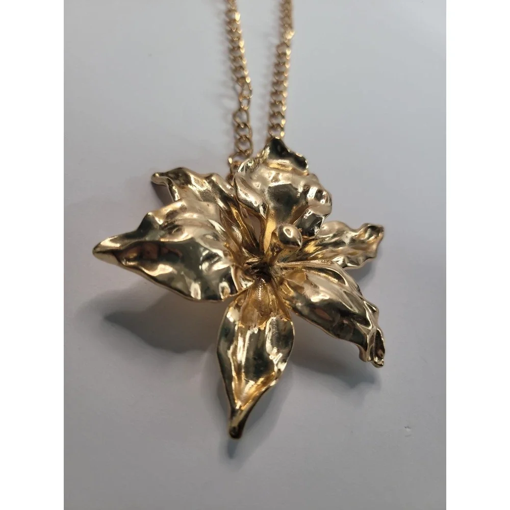 Gold Tone Flower Pendant Necklace Large Statement Floral Boho Vintage Style